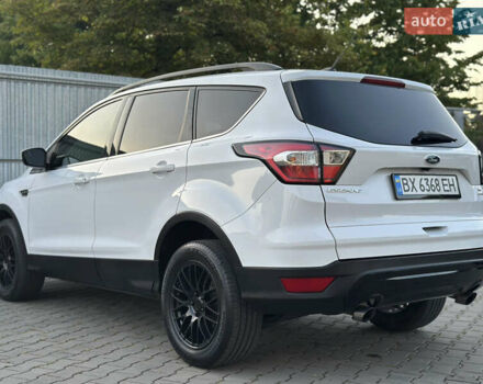Білий Форд Ескейп, об'ємом двигуна 1.5 л та пробігом 45 тис. км за 14950 $, фото 6 на Automoto.ua