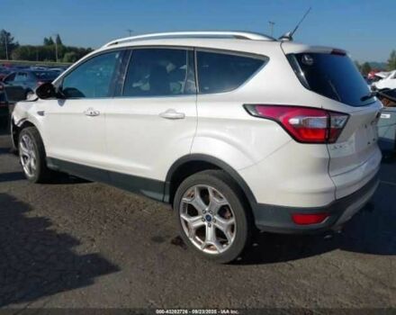 Белый Форд Эскейп, объемом двигателя 2 л и пробегом 65 тыс. км за 8000 $, фото 2 на Automoto.ua