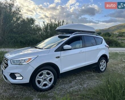 Белый Форд Эскейп, объемом двигателя 2.5 л и пробегом 160 тыс. км за 12500 $, фото 8 на Automoto.ua