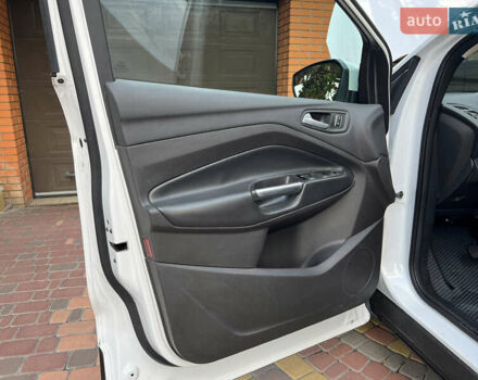 Белый Форд Эскейп, объемом двигателя 2 л и пробегом 175 тыс. км за 15600 $, фото 27 на Automoto.ua