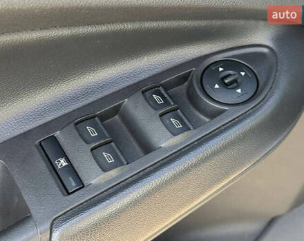 Белый Форд Эскейп, объемом двигателя 2.5 л и пробегом 97 тыс. км за 11000 $, фото 6 на Automoto.ua