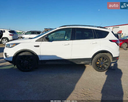 Белый Форд Эскейп, объемом двигателя 1.5 л и пробегом 120 тыс. км за 2500 $, фото 7 на Automoto.ua