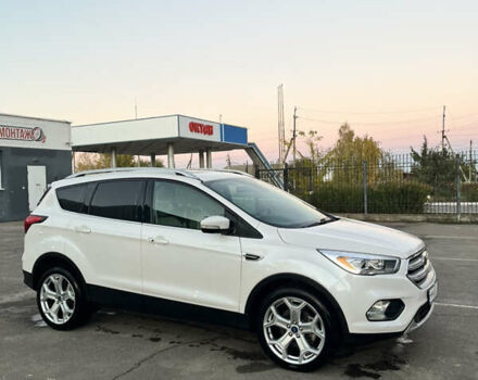 Белый Форд Эскейп, объемом двигателя 2 л и пробегом 93 тыс. км за 22000 $, фото 5 на Automoto.ua