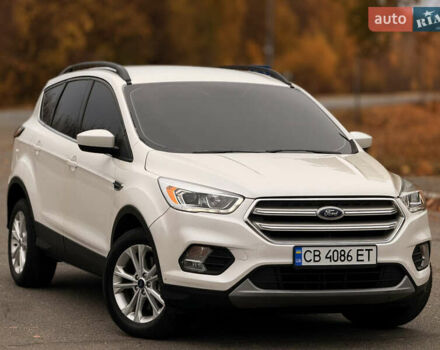 Білий Форд Ескейп, об'ємом двигуна 1.5 л та пробігом 144 тис. км за 13200 $, фото 3 на Automoto.ua