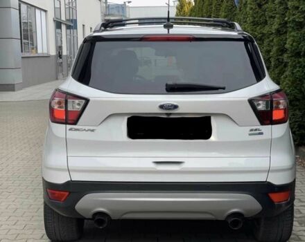 Белый Форд Эскейп, объемом двигателя 2 л и пробегом 76 тыс. км за 10200 $, фото 3 на Automoto.ua