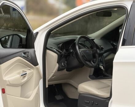 Белый Форд Эскейп, объемом двигателя 1.5 л и пробегом 144 тыс. км за 13200 $, фото 11 на Automoto.ua