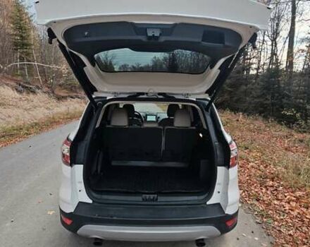 Белый Форд Эскейп, объемом двигателя 1.5 л и пробегом 147 тыс. км за 13600 $, фото 14 на Automoto.ua