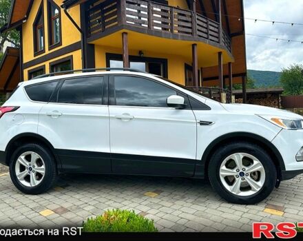 Білий Форд Ескейп, об'ємом двигуна 2 л та пробігом 62 тис. км за 12500 $, фото 2 на Automoto.ua