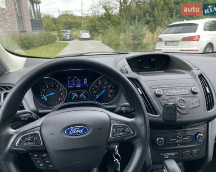 Форд Эскейп 2018 в Львове на Automoto.ua Белый Форд Эскейп, объемом двигателя 2.49 л и пробегом 63 тыс. км за 14500 $, фото 7 на Automoto.ua