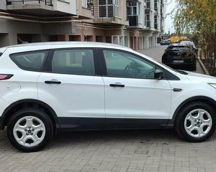 Белый Форд Эскейп, объемом двигателя 2.5 л и пробегом 113 тыс. км за 13900 $, фото 4 на Automoto.ua