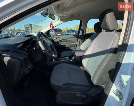 Белый Форд Эскейп, объемом двигателя 2.5 л и пробегом 97 тыс. км за 11000 $, фото 7 на Automoto.ua