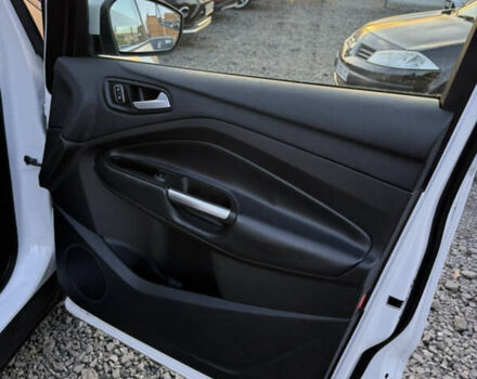 Белый Форд Эскейп, объемом двигателя 0 л и пробегом 140 тыс. км за 11800 $, фото 17 на Automoto.ua