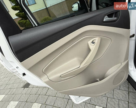 Белый Форд Эскейп, объемом двигателя 1.5 л и пробегом 130 тыс. км за 13400 $, фото 67 на Automoto.ua