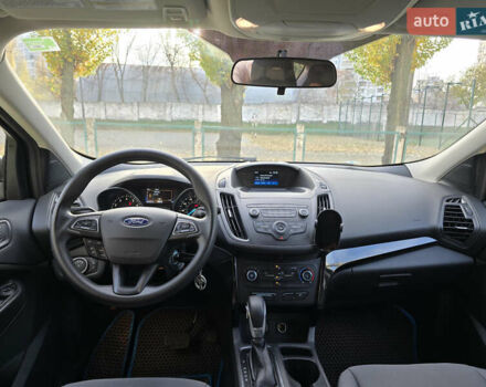 Белый Форд Эскейп, объемом двигателя 2.49 л и пробегом 65 тыс. км за 11000 $, фото 5 на Automoto.ua