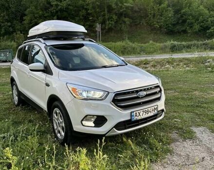 Белый Форд Эскейп, объемом двигателя 2.5 л и пробегом 160 тыс. км за 12500 $, фото 25 на Automoto.ua