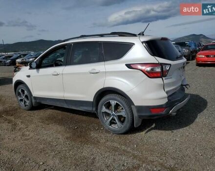 Білий Форд Ескейп, об'ємом двигуна 1.5 л та пробігом 130 тис. км за 2800 $, фото 1 на Automoto.ua