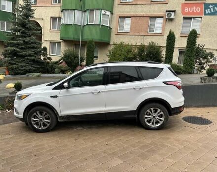 Белый Форд Эскейп, объемом двигателя 1.5 л и пробегом 43 тыс. км за 8900 $, фото 2 на Automoto.ua