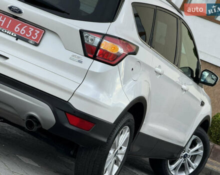 Белый Форд Эскейп, объемом двигателя 1.5 л и пробегом 130 тыс. км за 13400 $, фото 35 на Automoto.ua