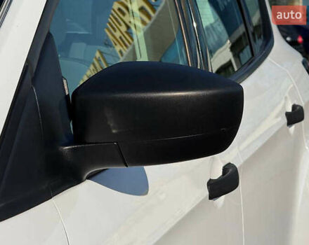 Белый Форд Эскейп, объемом двигателя 2.5 л и пробегом 97 тыс. км за 11000 $, фото 3 на Automoto.ua