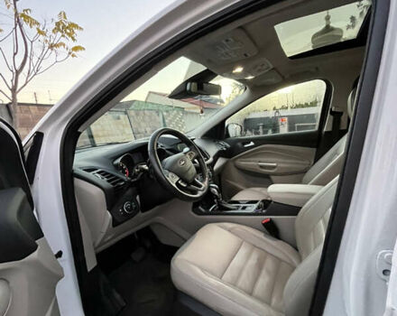 Белый Форд Эскейп, объемом двигателя 2 л и пробегом 93 тыс. км за 22000 $, фото 19 на Automoto.ua