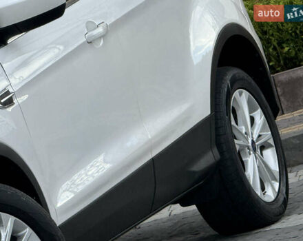 Белый Форд Эскейп, объемом двигателя 1.5 л и пробегом 130 тыс. км за 13400 $, фото 7 на Automoto.ua