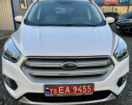 Белый Форд Эскейп, объемом двигателя 0 л и пробегом 140 тыс. км за 11800 $, фото 1 на Automoto.ua