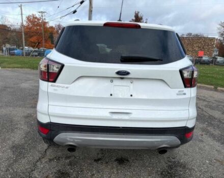 Белый Форд Эскейп, объемом двигателя 1.5 л и пробегом 38 тыс. км за 12100 $, фото 5 на Automoto.ua