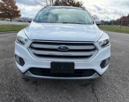 Белый Форд Эскейп, объемом двигателя 1.5 л и пробегом 38 тыс. км за 12100 $, фото 1 на Automoto.ua