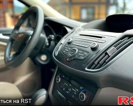 Білий Форд Ескейп, об'ємом двигуна 2 л та пробігом 62 тис. км за 12500 $, фото 1 на Automoto.ua