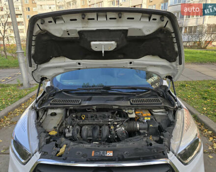 Белый Форд Эскейп, объемом двигателя 2.49 л и пробегом 65 тыс. км за 11000 $, фото 1 на Automoto.ua