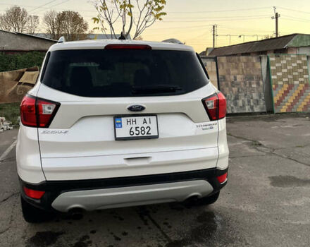 Белый Форд Эскейп, объемом двигателя 2 л и пробегом 93 тыс. км за 22000 $, фото 11 на Automoto.ua