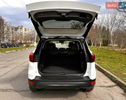 Белый Форд Эскейп, объемом двигателя 1.5 л и пробегом 73 тыс. км за 15900 $, фото 13 на Automoto.ua