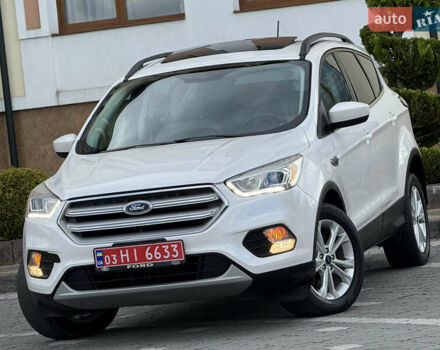 Белый Форд Эскейп, объемом двигателя 1.5 л и пробегом 130 тыс. км за 13400 $, фото 3 на Automoto.ua