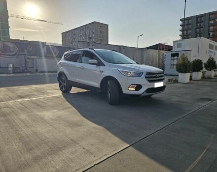 Белый Форд Эскейп, объемом двигателя 1.5 л и пробегом 148 тыс. км за 8500 $, фото 2 на Automoto.ua
