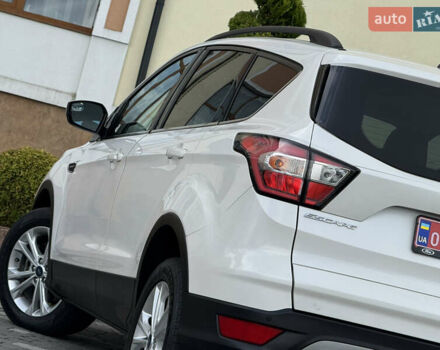Белый Форд Эскейп, объемом двигателя 1.5 л и пробегом 130 тыс. км за 13400 $, фото 26 на Automoto.ua