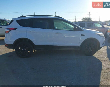 Белый Форд Эскейп, объемом двигателя 1.5 л и пробегом 120 тыс. км за 2500 $, фото 6 на Automoto.ua