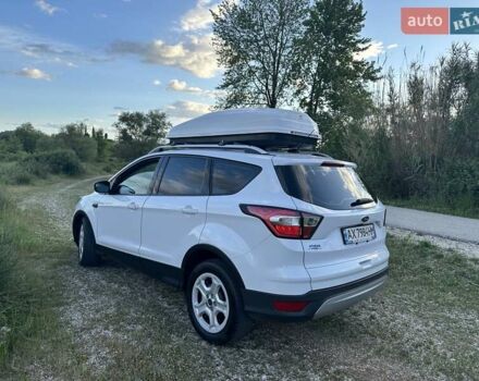 Белый Форд Эскейп, объемом двигателя 2.5 л и пробегом 160 тыс. км за 12500 $, фото 4 на Automoto.ua