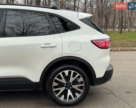 Білий Форд Ескейп, об'ємом двигуна 2.5 л та пробігом 65 тис. км за 18990 $, фото 9 на Automoto.ua