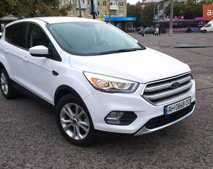 Белый Форд Эскейп, объемом двигателя 2 л и пробегом 75 тыс. км за 19500 $, фото 1 на Automoto.ua