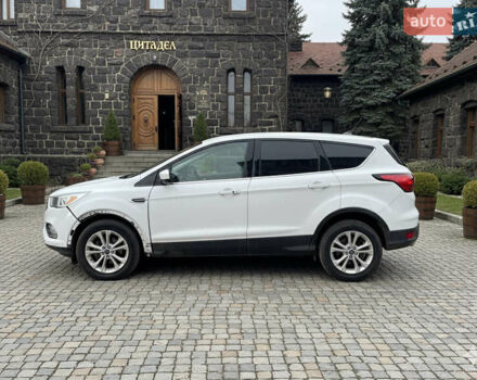 Білий Форд Ескейп, об'ємом двигуна 1.5 л та пробігом 336 тис. км за 8450 $, фото 3 на Automoto.ua
