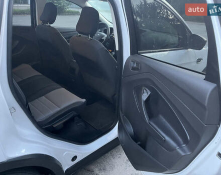 Белый Форд Эскейп, объемом двигателя 2.5 л и пробегом 97 тыс. км за 13550 $, фото 15 на Automoto.ua