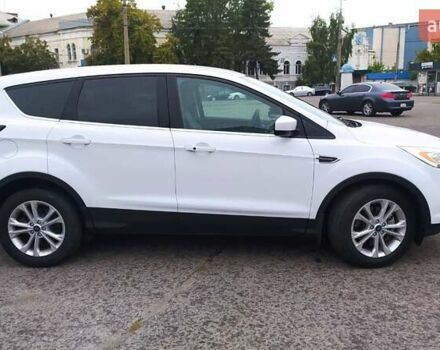 Белый Форд Эскейп, объемом двигателя 2 л и пробегом 75 тыс. км за 19500 $, фото 3 на Automoto.ua