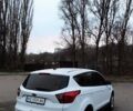 Белый Форд Эскейп, объемом двигателя 2.5 л и пробегом 119 тыс. км за 12800 $, фото 4 на Automoto.ua