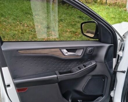 Белый Форд Эскейп, объемом двигателя 2 л и пробегом 83 тыс. км за 18999 $, фото 13 на Automoto.ua