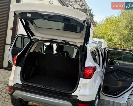 Білий Форд Ескейп, об'ємом двигуна 2 л та пробігом 180 тис. км за 14250 $, фото 72 на Automoto.ua