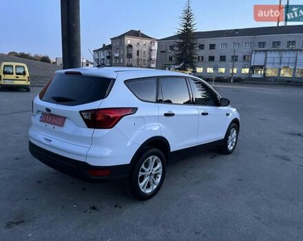 Белый Форд Эскейп, объемом двигателя 2.5 л и пробегом 97 тыс. км за 13550 $, фото 6 на Automoto.ua