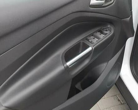 Белый Форд Эскейп, объемом двигателя 2 л и пробегом 75 тыс. км за 19500 $, фото 11 на Automoto.ua