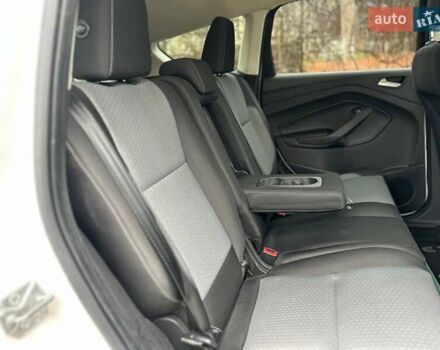 Білий Форд Ескейп, об'ємом двигуна 1.5 л та пробігом 173 тис. км за 14800 $, фото 23 на Automoto.ua