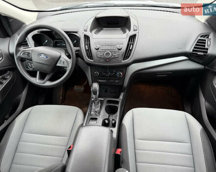 Белый Форд Эскейп, объемом двигателя 2.49 л и пробегом 131 тыс. км за 13300 $, фото 46 на Automoto.ua