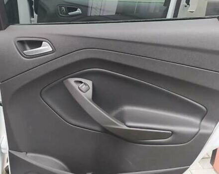 Белый Форд Эскейп, объемом двигателя 2 л и пробегом 75 тыс. км за 19500 $, фото 14 на Automoto.ua